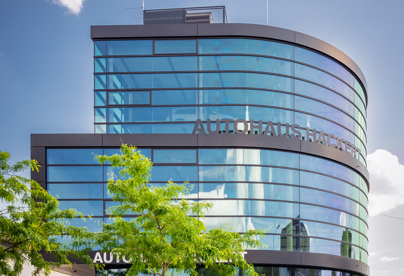 App-Fassade-Autohaus_Hackert
